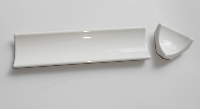 Плінтус для ванної, які бувають види та правила вибору