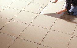 Як правильно зробити укладання плитки у ванній кімнаті своїми руками