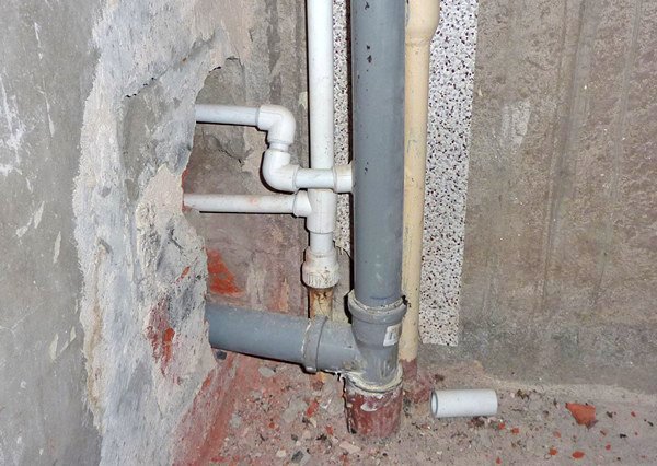 Заміна стояка каналізації: технологія та її особливості