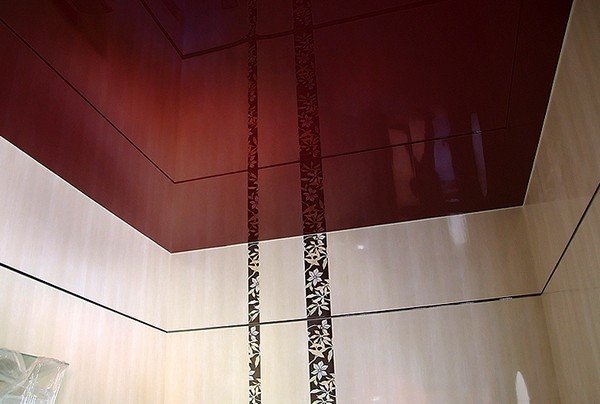 Натяжна стеля у ванній: переваги, як вибрати, технологія установки