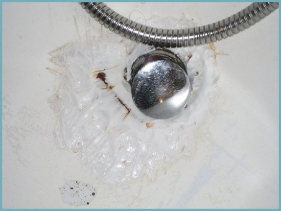 Як і чим очистити ванну, щоб зберегти її красу і глянець