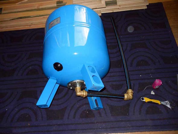 Розширювальний бак для холодної води: критерії вибору та інструкція по установці