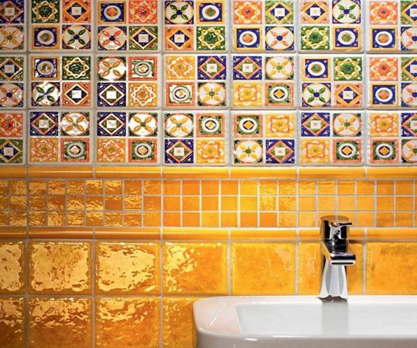 Варіанти укладання плитки у ванній: способи декорування приміщення та їх особливості