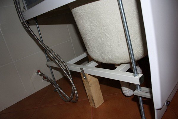 Ремонт душової кабіни: можливі несправності і способи їх усунення Ремонт душової кабіни: можливі несправності і способи їх усунення