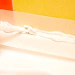 Чим замазати шви між плиткою у ванній