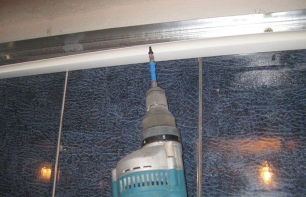 Як робиться обробка ванної кімнати пластиковими панелями