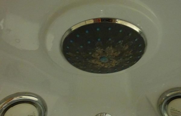 Чим мити чавунну ванну, не пошкоджуючи емаль, в домашніх умовах — відео і фото Чим мити чавунну ванну, не пошкоджуючи емаль, в домашніх умовах — відео і фото