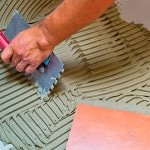 Як класти плитку на плитку: чи можна і як покласти правильно