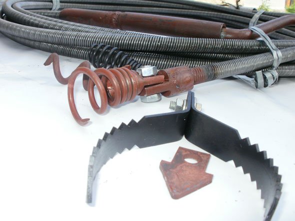 Забилася каналізація: чим прочистити засмічення і які засоби для чищення труб вибрати Забилася каналізація: чим прочистити засмічення і які засоби для чищення труб вибрати