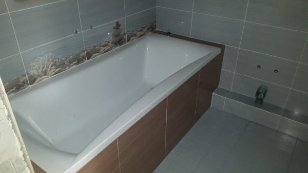 Екран під ванну з плитки — види і монтаж (відео, фото)