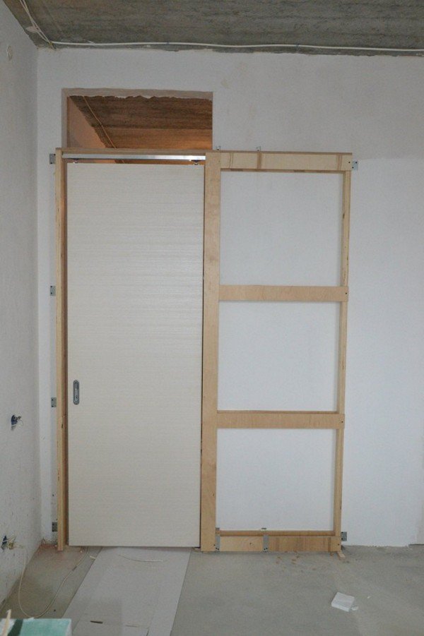 Двері у ванну розсувні: різновиди та особливості їх встановлення