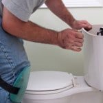 Як зняти кришку бачка унітазу з кнопкою