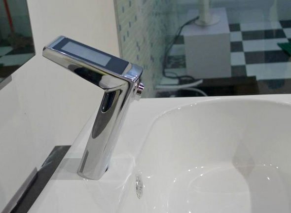 Як вибрати сенсорний змішувач з датчиком і терморегулятором