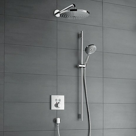 Вибираємо душові стійки зі змішувачем і верхнім душем