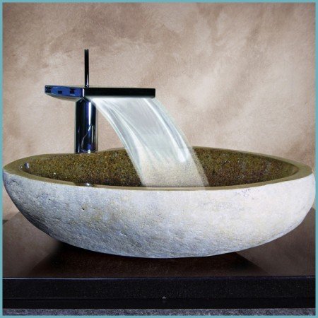 Вибираємо маленьку раковину у ванну або туалет