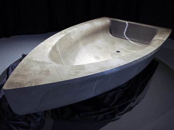 Ванна з каменю — види, плюси і мінуси (фото і відео)