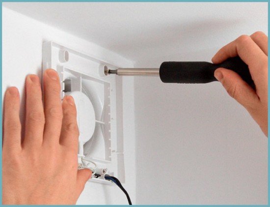 Як зробити витяжку в туалеті і ванній своїми руками: інструкція, фото і відео