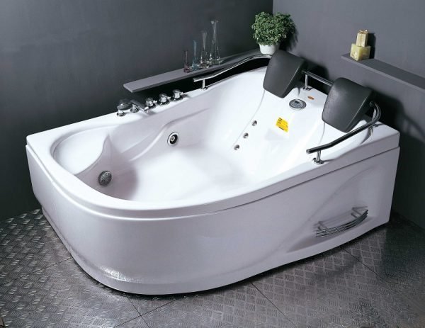 Що краще акрилова або сталева ванна — плюси і мінуси (фото, відео)