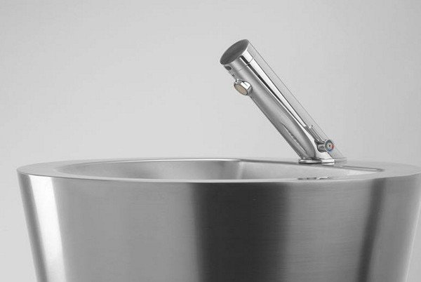 Сенсорний змішувач для раковини: переваги, пристрій та критерії вибору Сенсорний змішувач для раковини: переваги, пристрій та критерії вибору