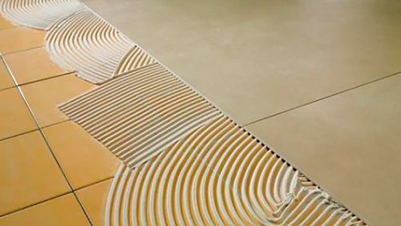 Як класти плитку на плитку: чи можна і як покласти правильно