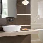 Коричнева плитка у ванній: фото бежева ванна