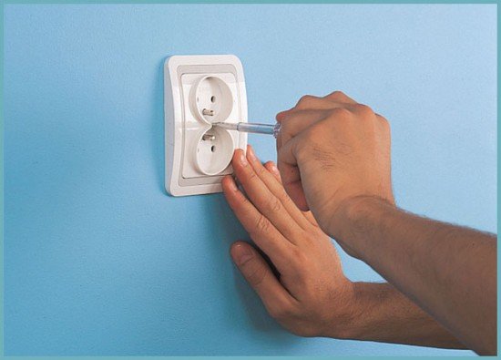 Встановлюємо розетки у ванній: зручно і безпечно