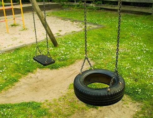 Дитячий майданчик на дачі