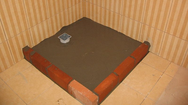 Санвузол у деревяному будинку: як зробити душову кабіну