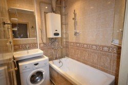 ПВХ панелі для ванної та туалету: функціональні особливості і варіанти кріплення обробки