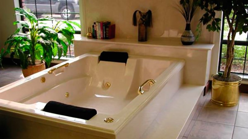 Ванна з штучного каменю: фото та відгуки