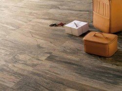 Вибираємо керамограніт під дерево для укладання на підлогу