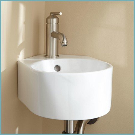 Вибираємо маленьку раковину у ванну або туалет