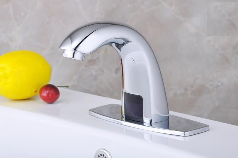 Переваги сенсорного крани для води: вибираємо електронний змішувач