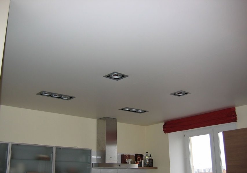 Дизайн та оздоблення стелі: гіпсокартон, шпалери, натяжні стелі