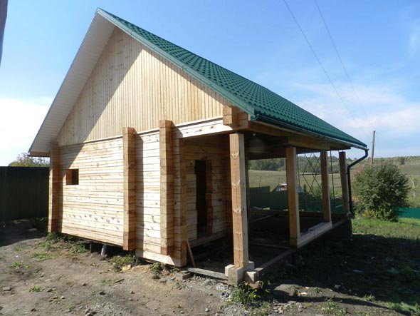 З чого побудувати справжню лазню своїми руками