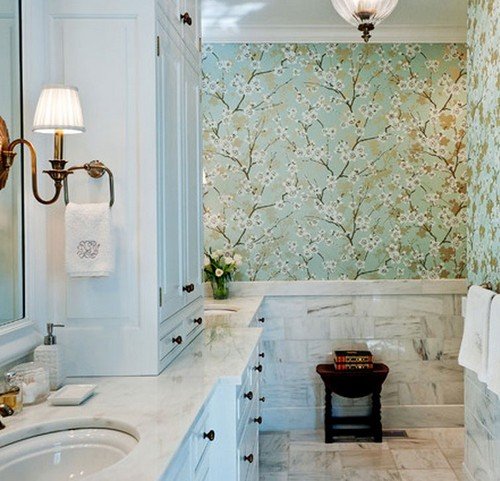 Шпалери в ванну кімнату, їх види та правила підбору
