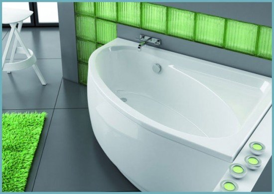 Розміщення кутової ванни у маленькій ванній кімнаті