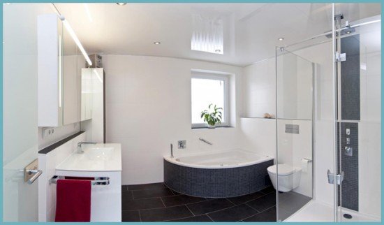 Натяжні стелі у ванній кімнаті: розбираємо плюси і мінуси