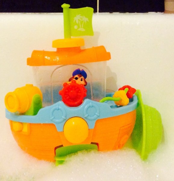 Які бувають іграшки для ванної: особливості вибору безпеки