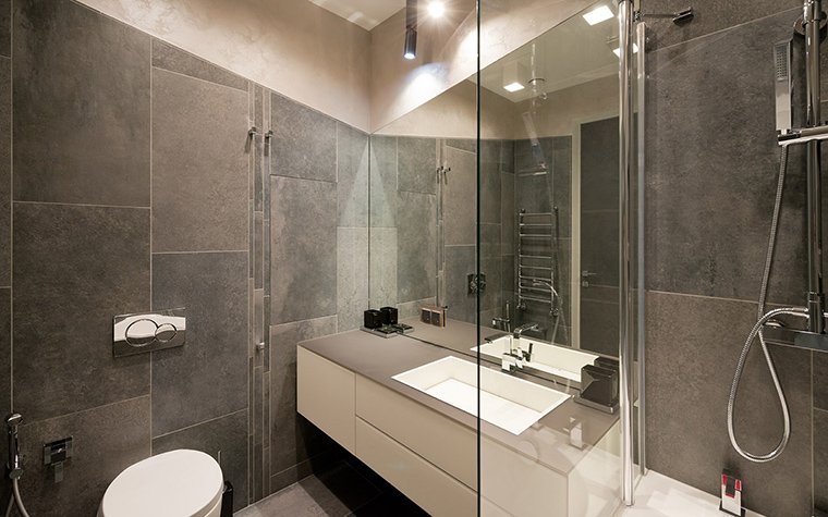 Інтерєр ванної кімнати поєднаної з туалетом