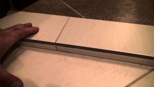 Як зробити поріг у ванній кімнаті своїми руками — фото та відео