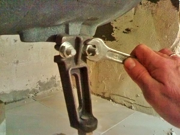 Заземлення ванни: навіщо це потрібно і як правильно зробити