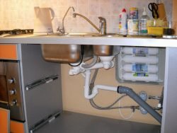 Барєр або Аквафор: який фільтр для води краще вибрати під мийку? Барєр або Аквафор: який фільтр для води краще вибрати під мийку?