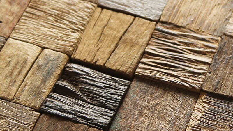 Укладання плитки на деревяну підлогу у ванній