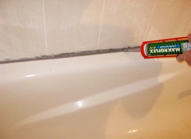 Закладення швів між ванною і плиткою, способи, послідовність робіт Закладення швів між ванною і плиткою, способи, послідовність робіт