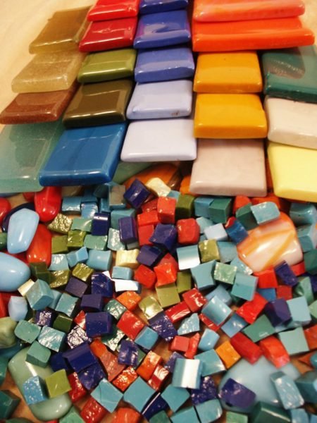 Мозаїка з битою плитки своїми руками — відео інструкція та фото