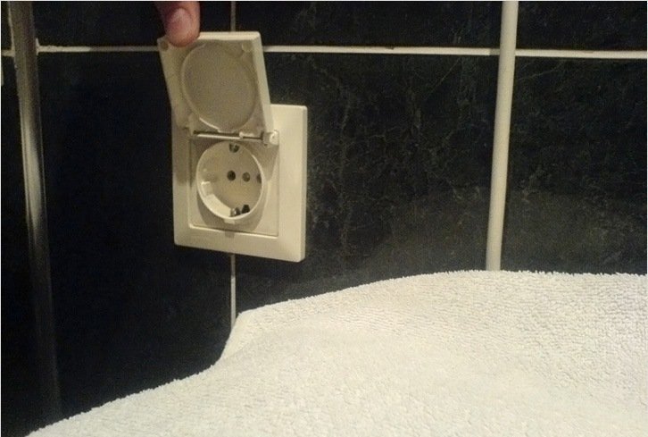 Вибираємо розетки у ванній, правила установки