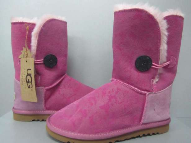 Можна прати уггі в пральній машинці