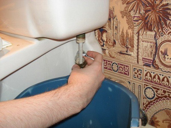 Як встановити унітаз своїми руками: послідовність виконання робіт