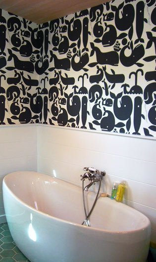 Шпалери в ванну кімнату, їх види та правила підбору